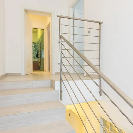 Apartment Moderno Grande Comfort Como